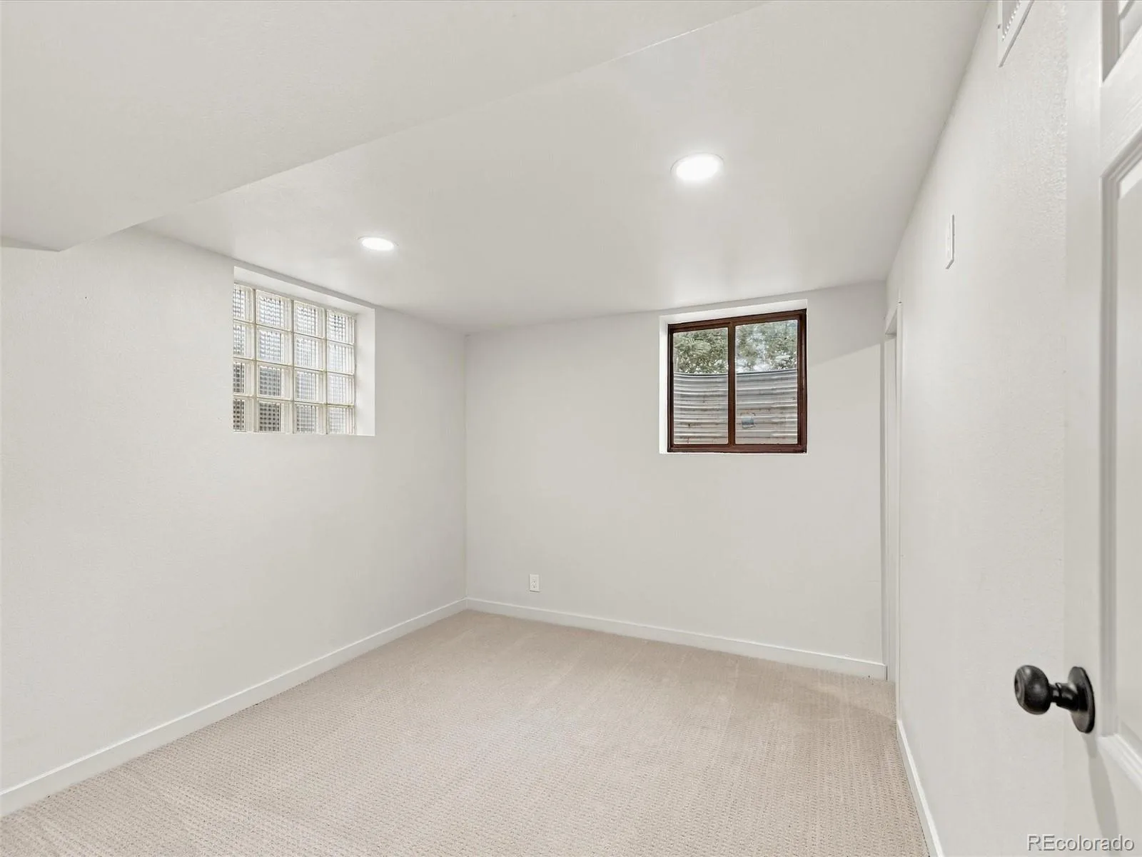 1967 Macon Street Aurora CO 80010 | MLS #REC3814895 09302026043951 1600 21