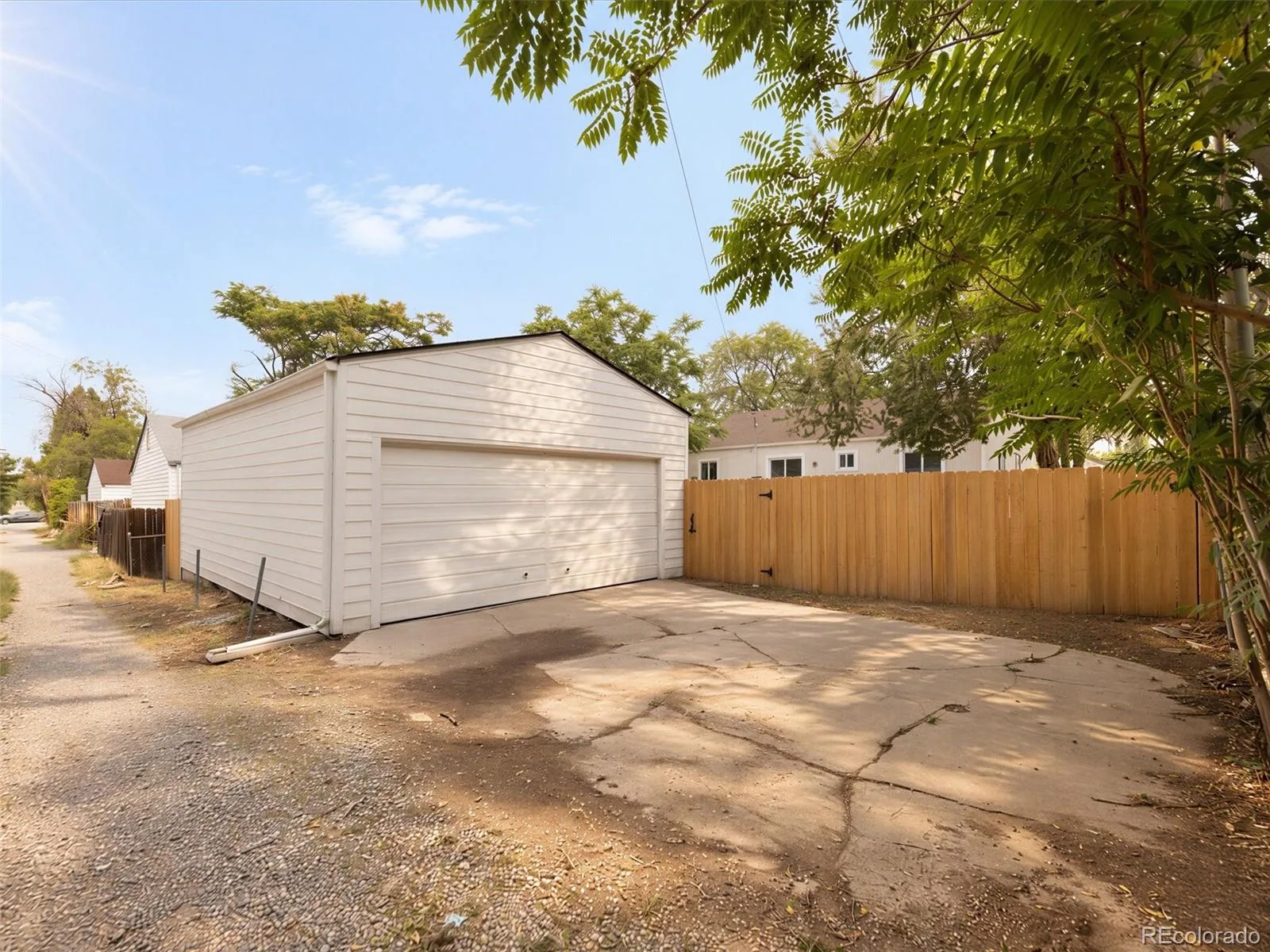 1967 Macon Street Aurora CO 80010 | MLS #REC3814895 09302026043951 1600 28