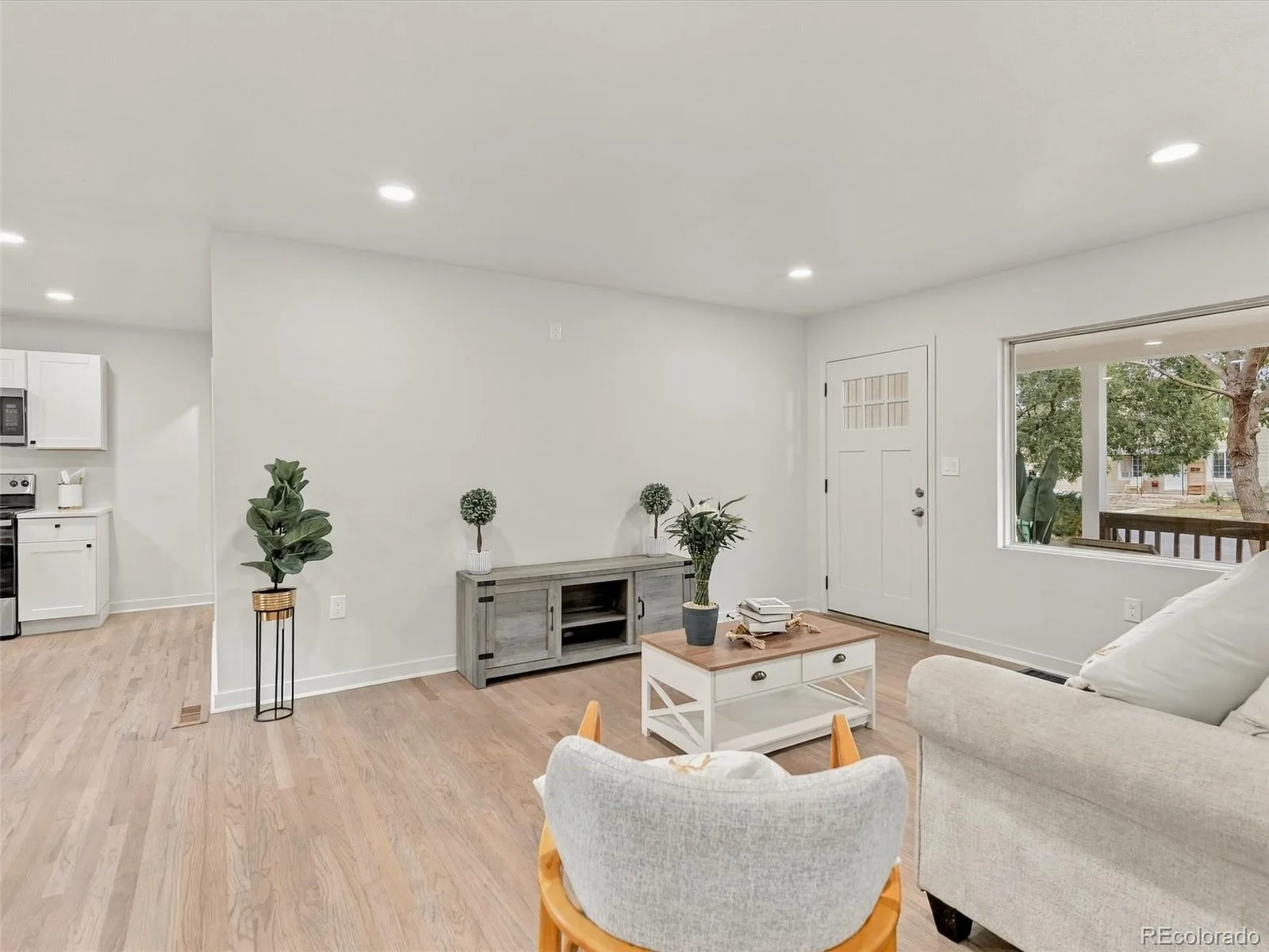 1967 Macon Street Aurora CO 80010 | MLS #REC3814895 09302026043951 1600 5