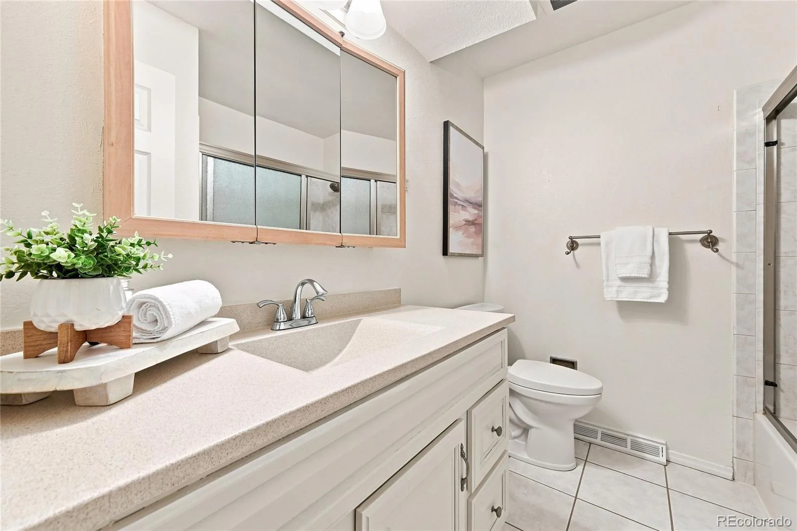 1648 S Kingston Street Aurora CO 80012 | MLS #REC3816593 07302026155942 1600 26