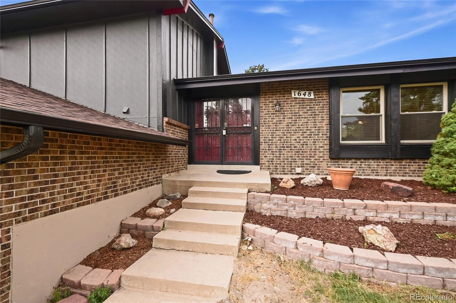 1648 S Kingston Street Aurora CO 80012 | MLS #REC3816593 07302026155942 1600 3