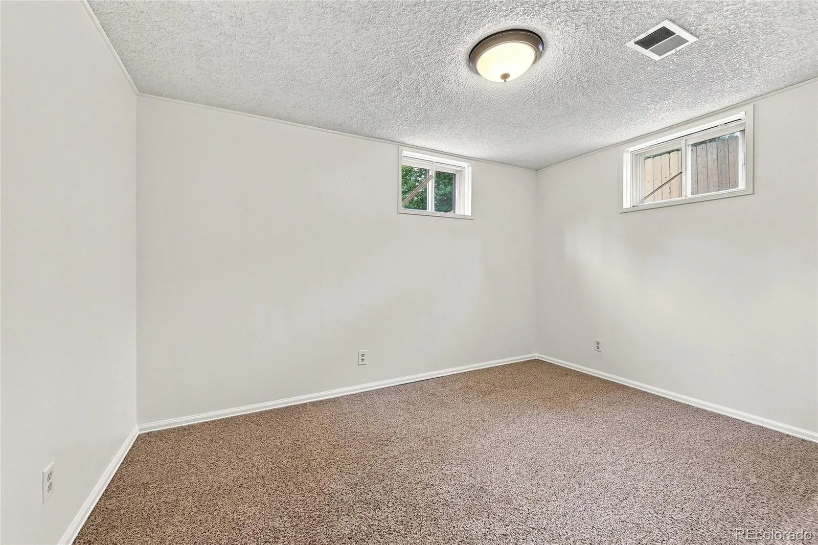 1648 S Kingston Street Aurora CO 80012 | MLS #REC3816593 07302026155942 1600 30