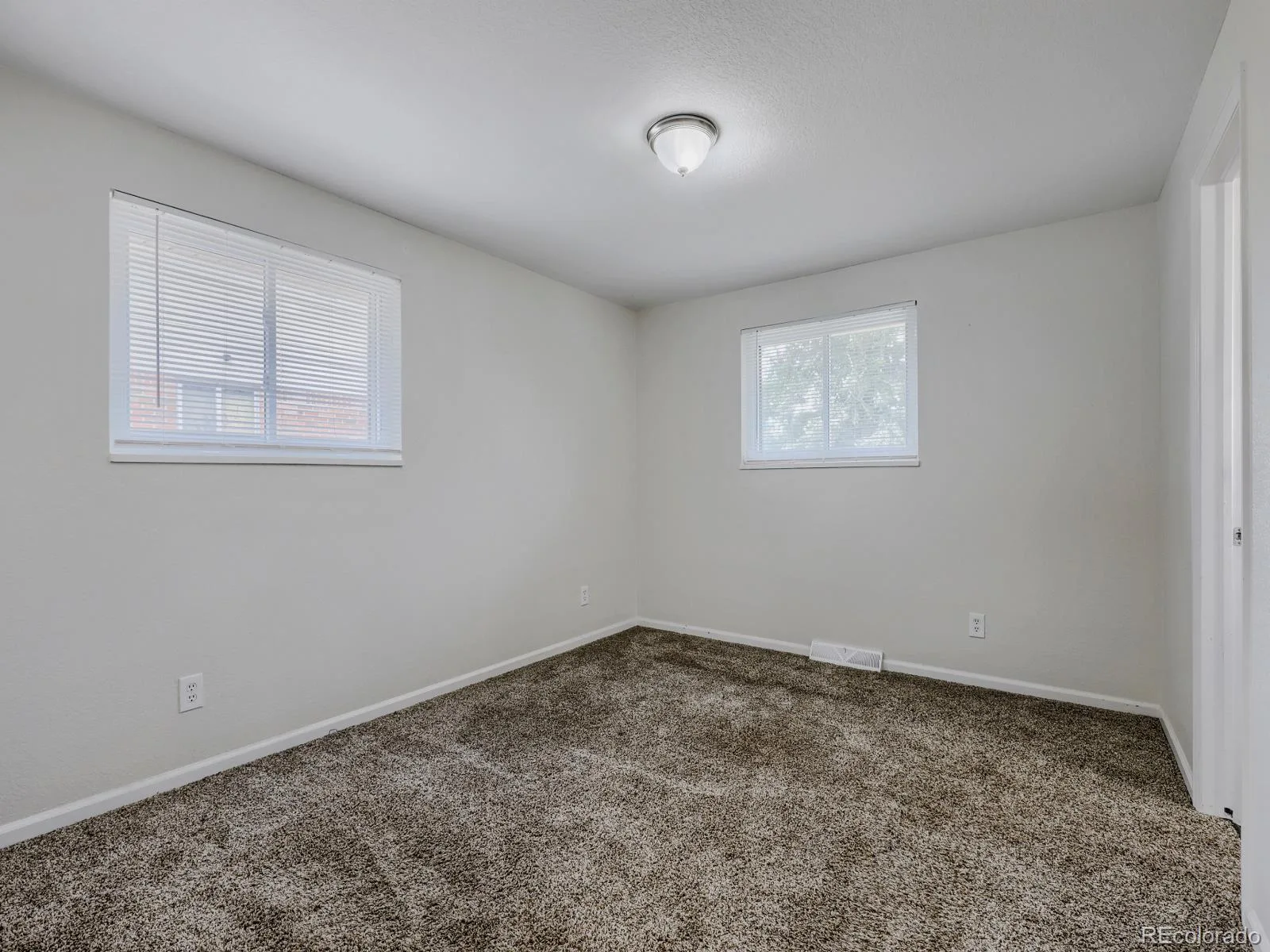 628 S Oswego Court Aurora CO 80012 MLS #REC3820590 06092026012413 1600 24