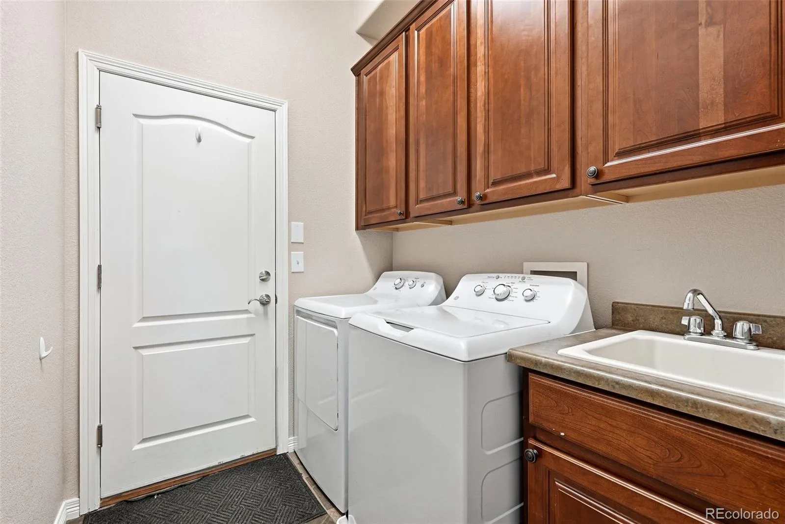 6175 S Paris Street Englewood CO 80111 MLS #REC3822269 06152026210909 1600 18