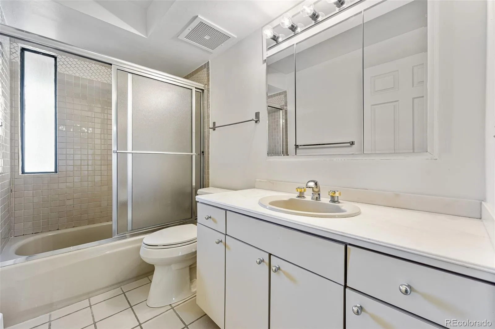 7000 E Quincy Avenue #204 #B Denver CO 80237 | MLS #REC3822731 09232026071427 1600 24
