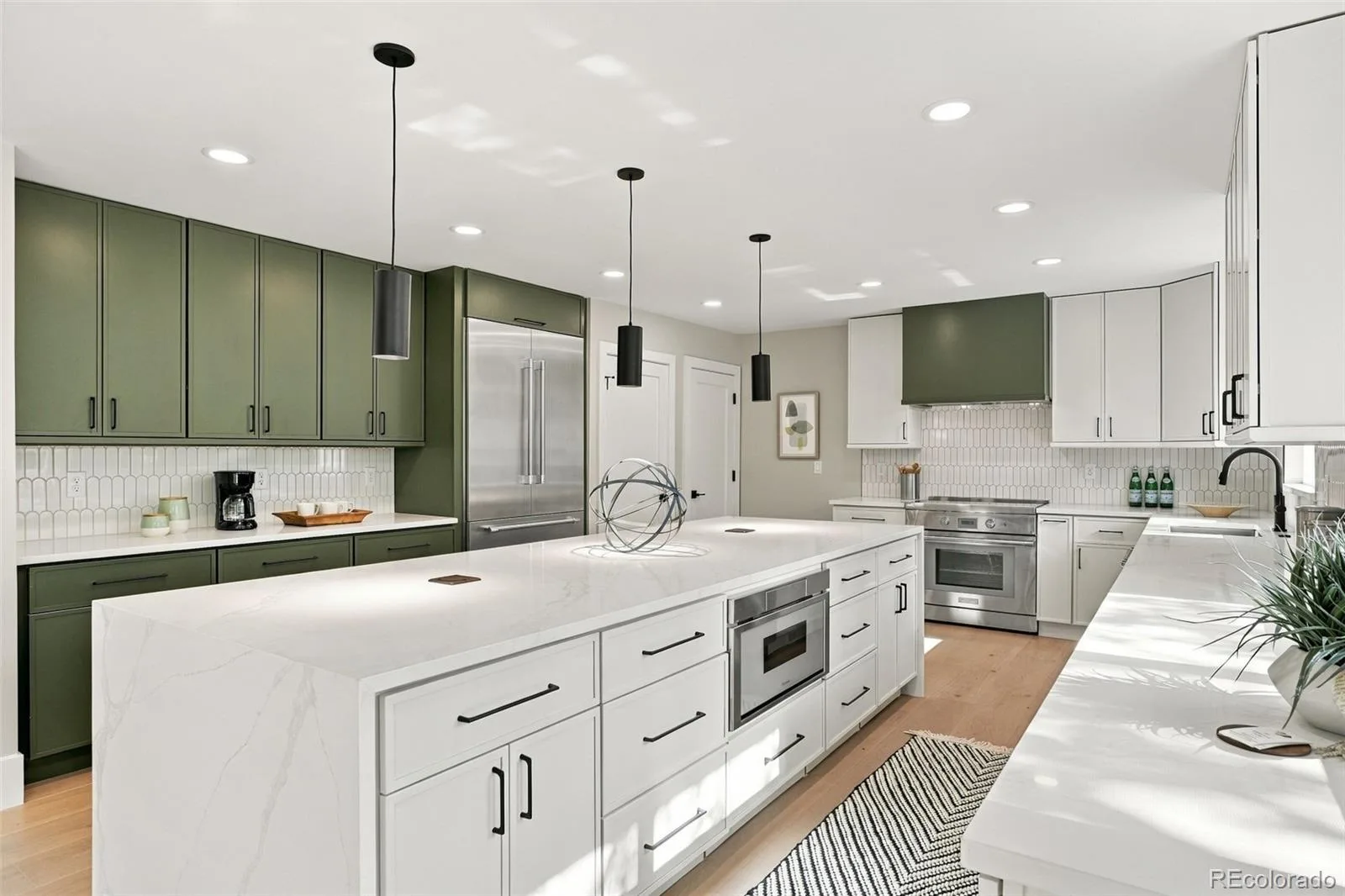 3051 Oak Street Denver CO 80215 | MLS #REC3826927 09242026153546 1600 8