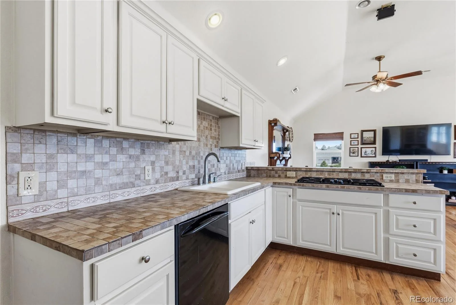 458 Grey Squirrel Way Franktown CO 80116 | MLS #REC3827951 08222026165544 1600 46