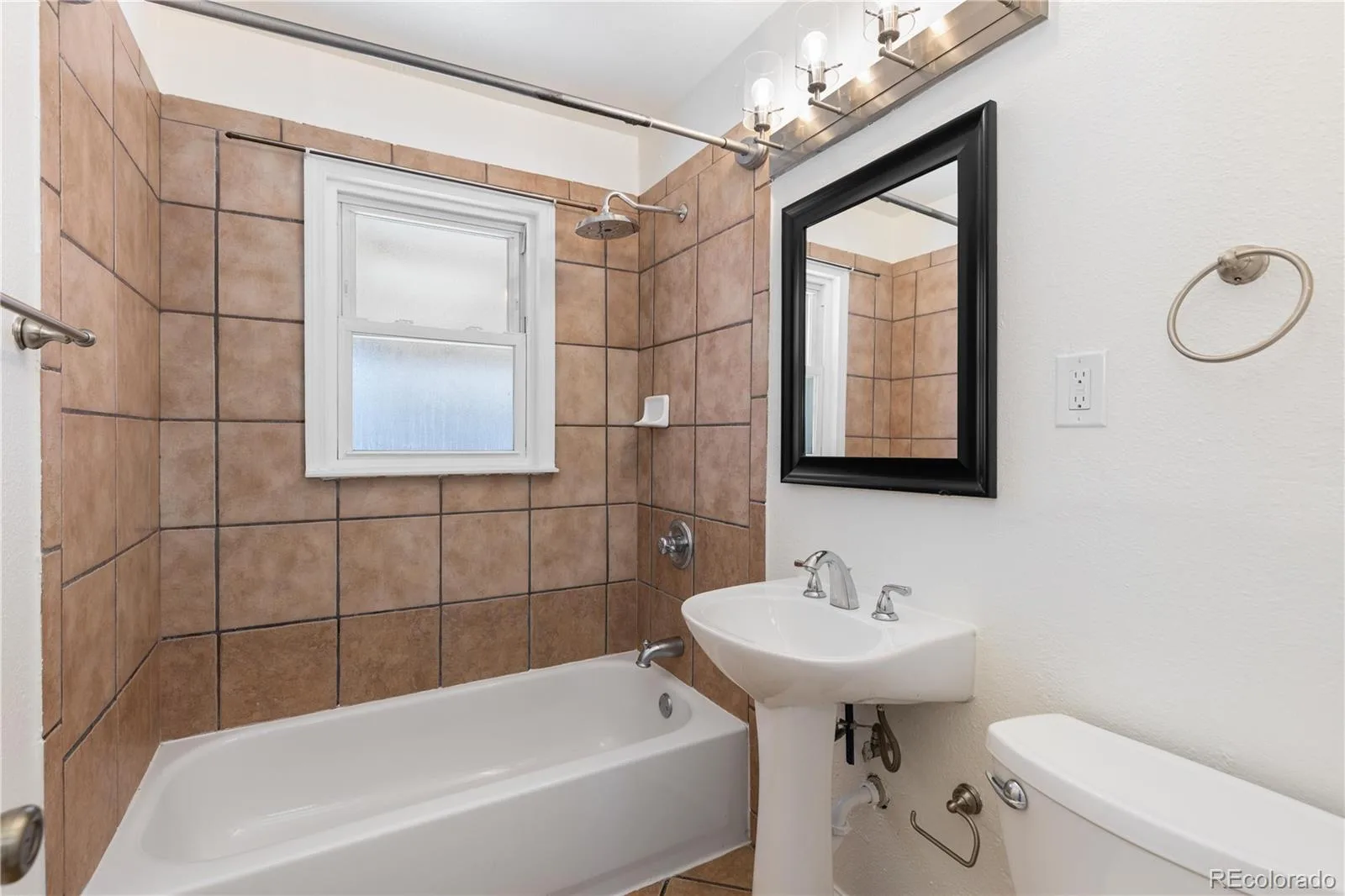 2600 Olive Street Denver CO 80207 | MLS #REC3828835 09242026194715 1600 13