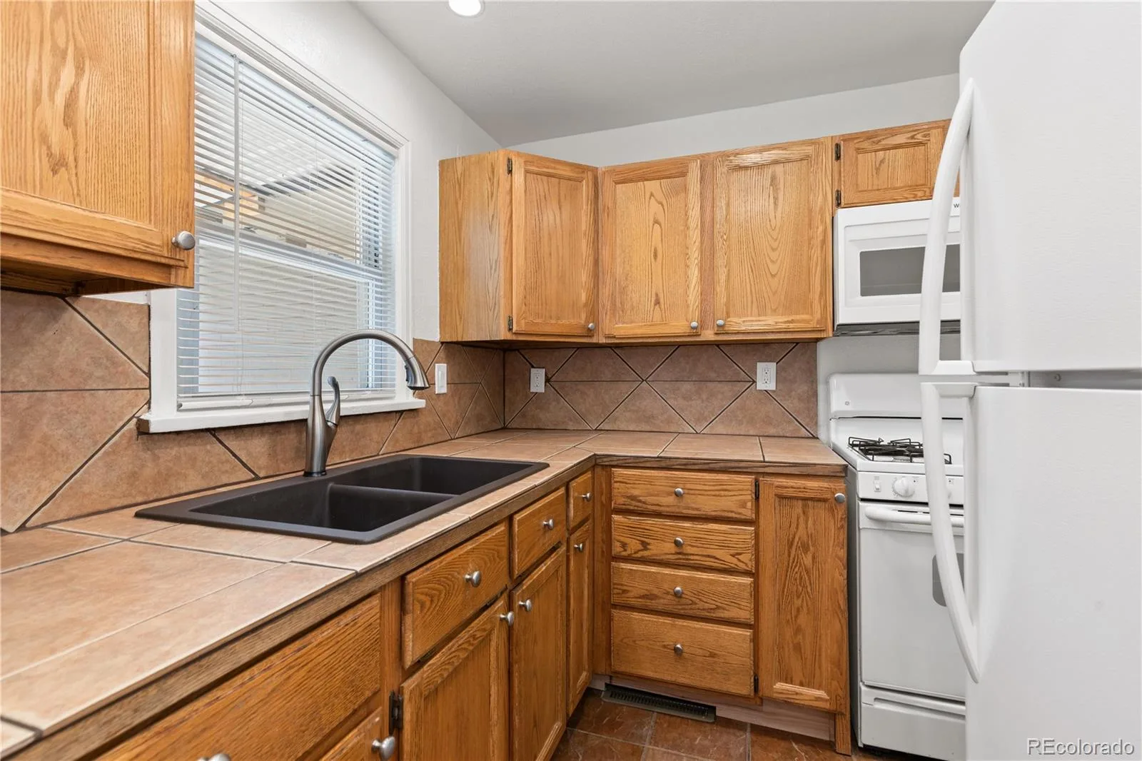 2600 Olive Street Denver CO 80207 | MLS #REC3828835 09242026194715 1600 6
