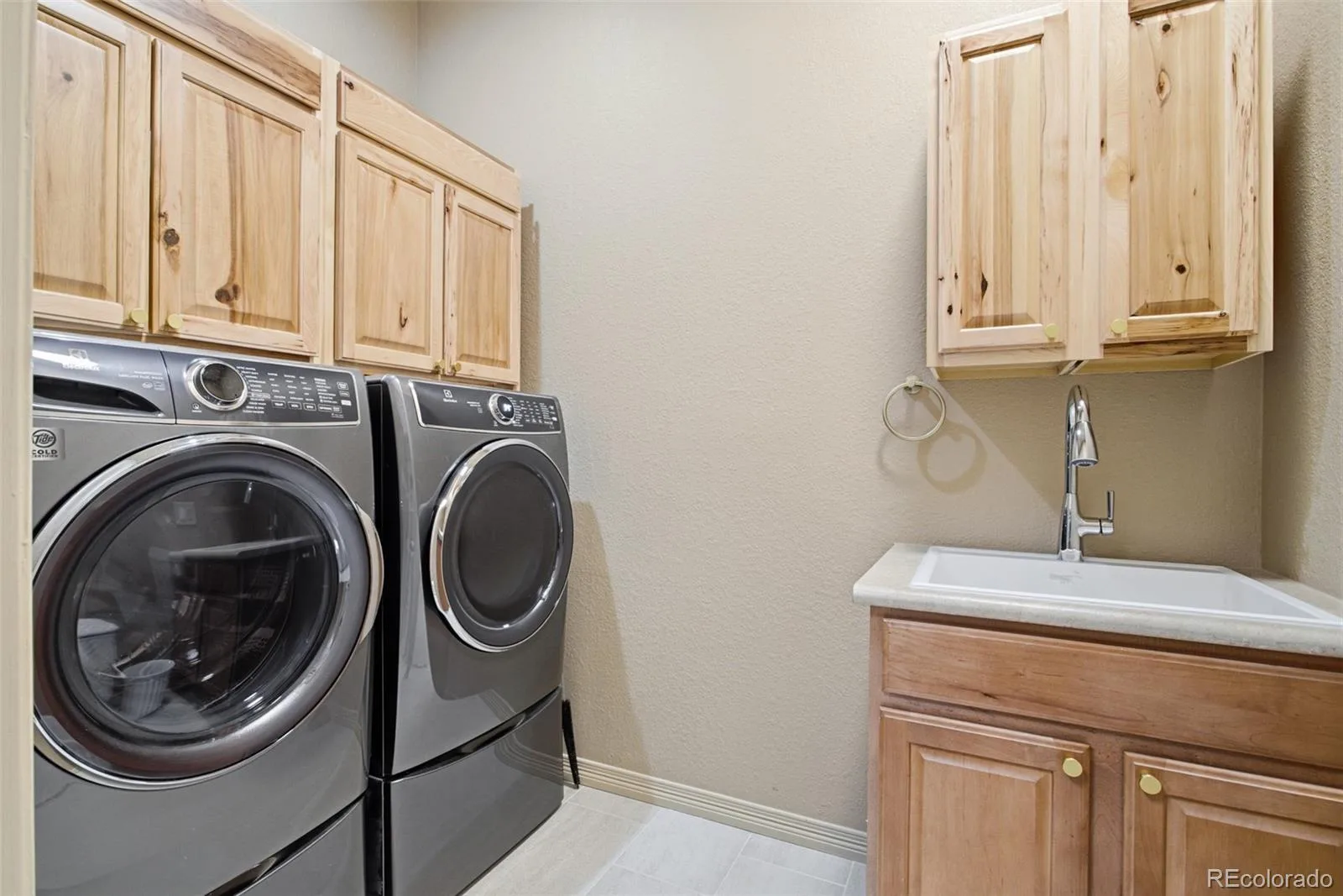5309 W Hoover Drive Littleton CO 80123 | MLS #REC3828873 06032026183818 1600 16
