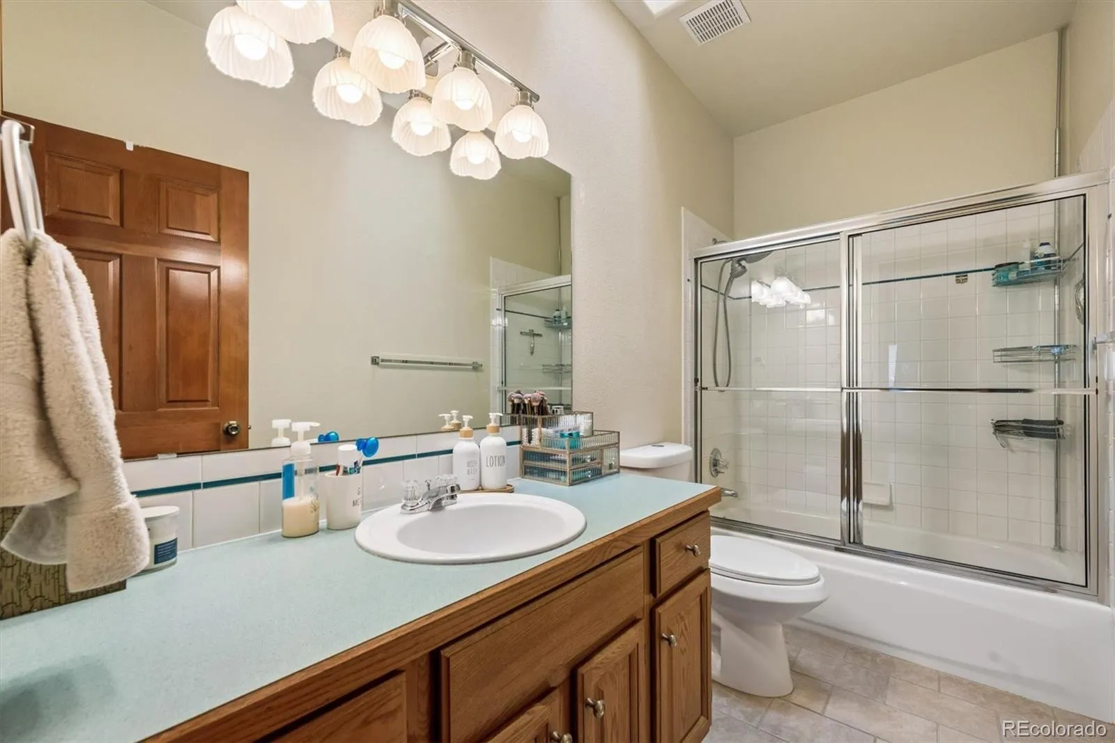 33 Sandra Lane Broomfield CO 80020 MLS #REC3830326 05082026153704 1600 13