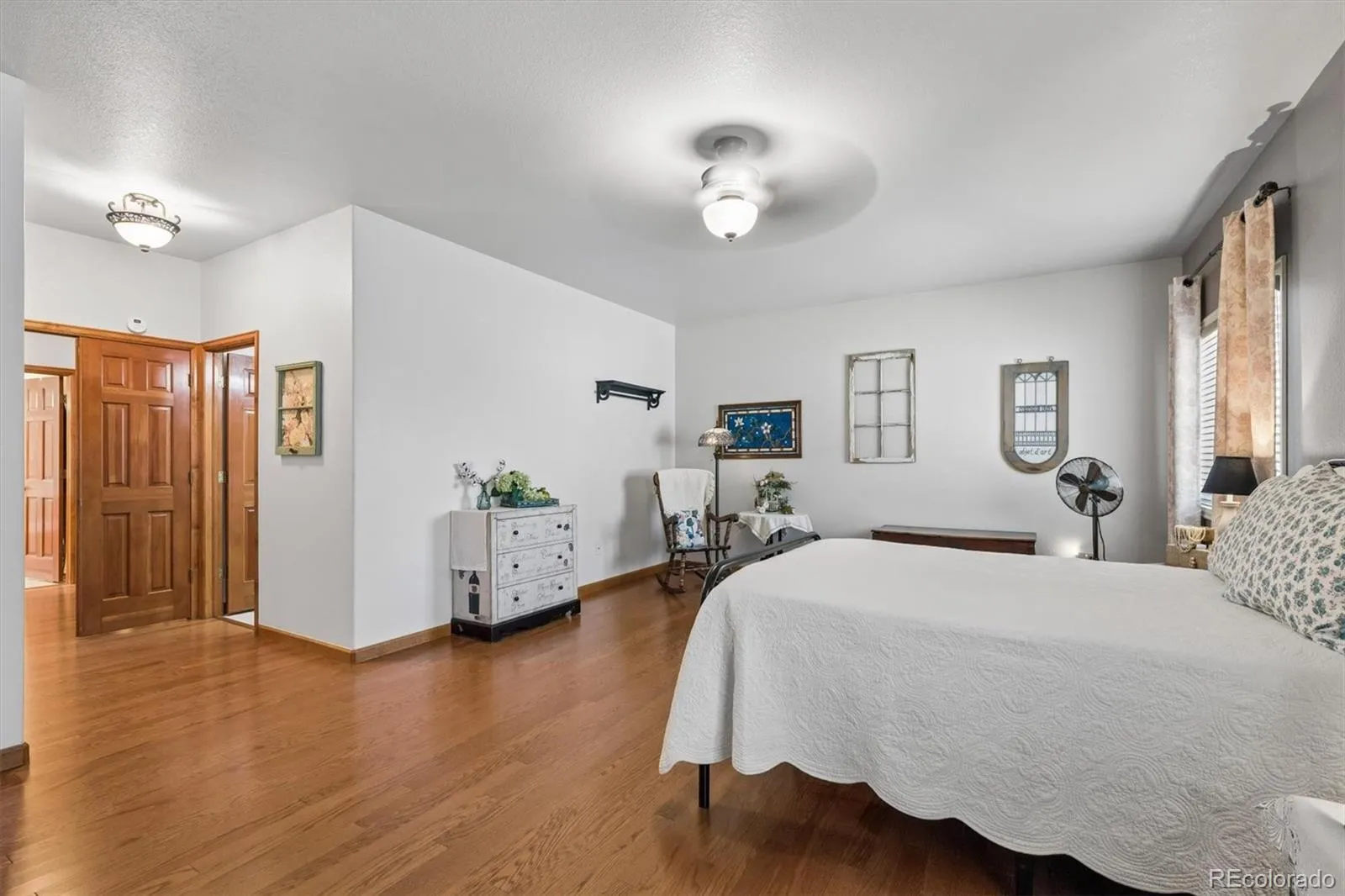 33 Sandra Lane Broomfield CO 80020 MLS #REC3830326 05082026153704 1600 16