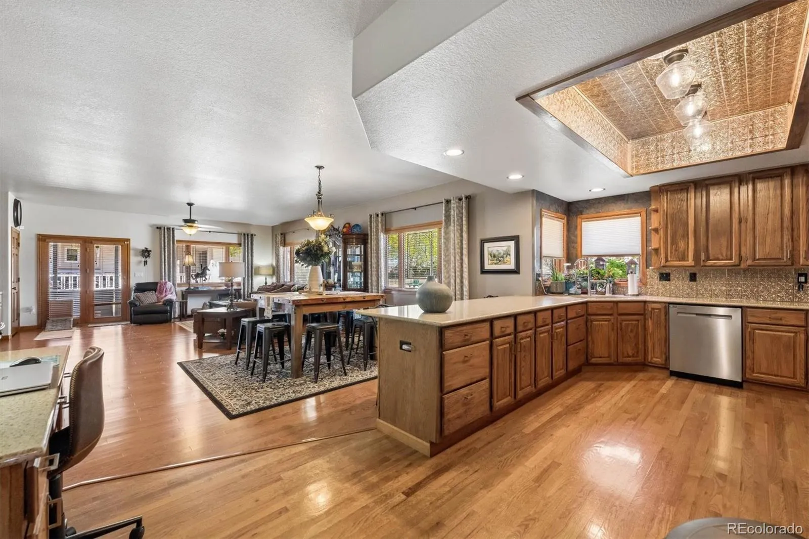 33 Sandra Lane Broomfield CO 80020 MLS #REC3830326 05082026153704 1600 8