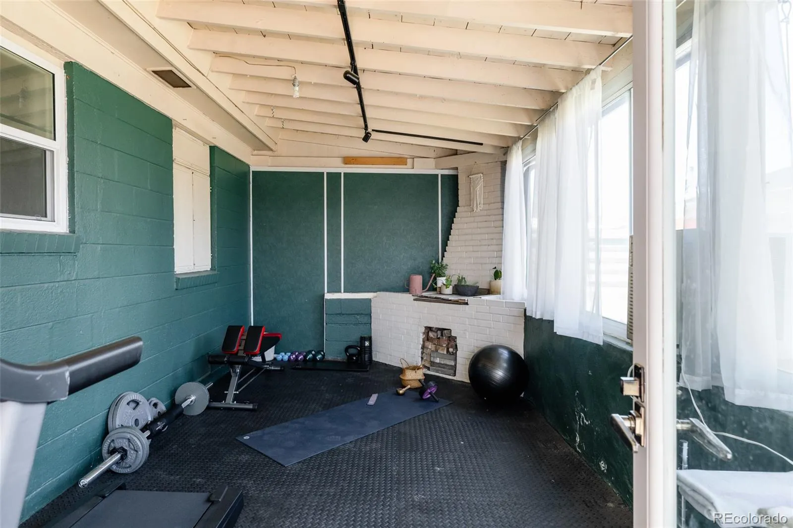 04082026080357 1600 21