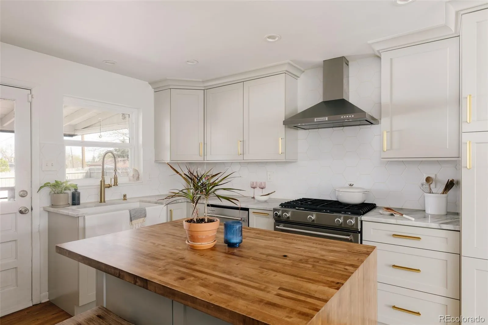 04082026080357 1600 32