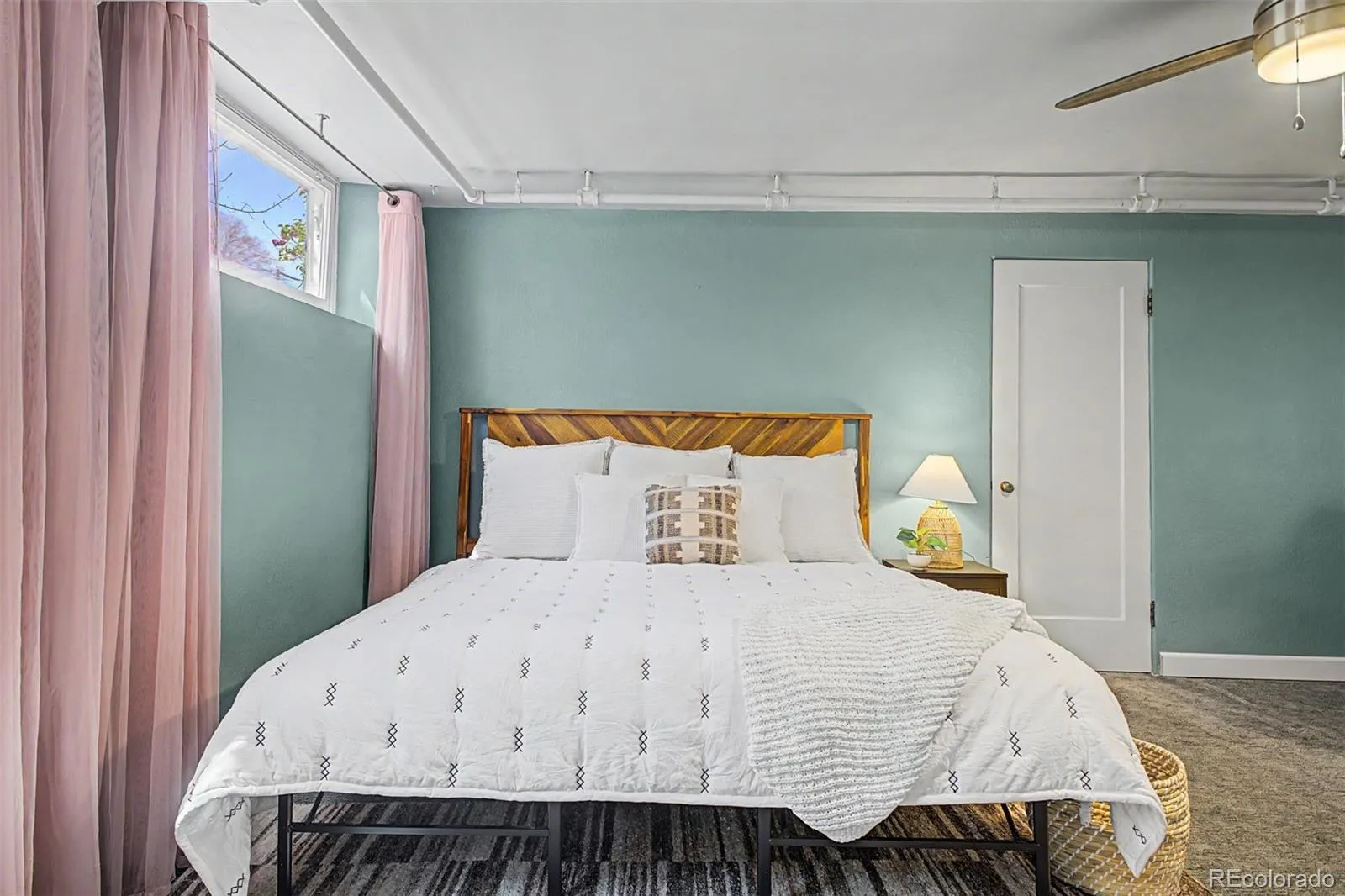 04202026234421 1600 18