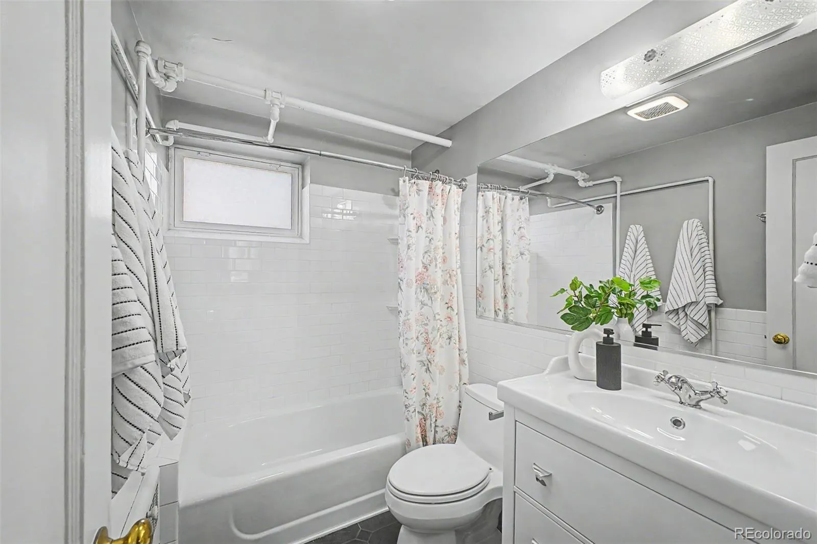 04202026234421 1600 20