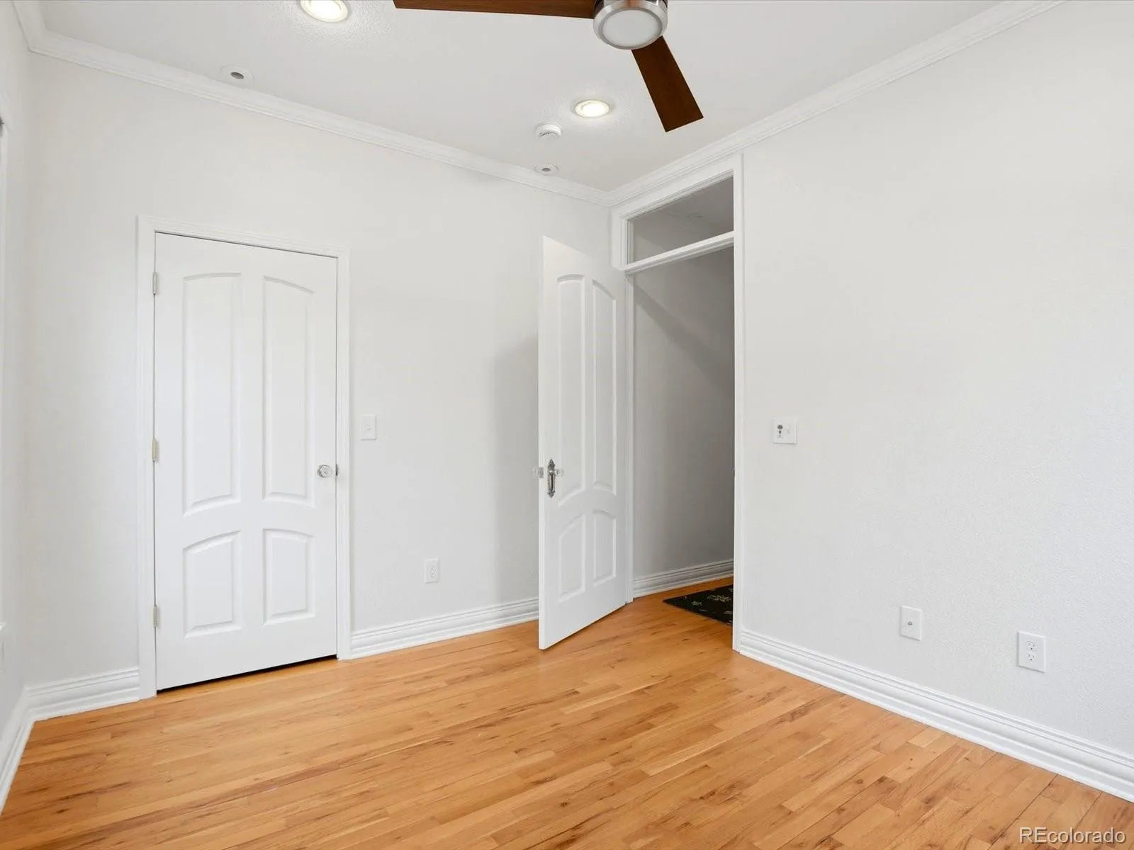 2440 Stout Street Denver CO 80205 MLS #REC3832341 05132026205425 1600 39