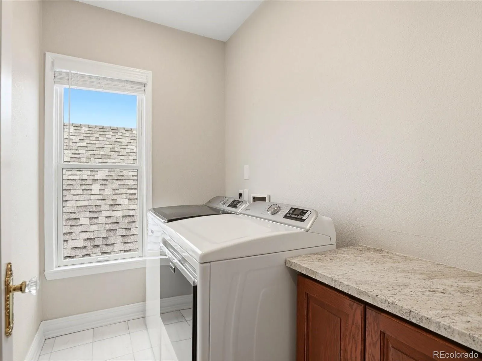 2440 Stout Street Denver CO 80205 MLS #REC3832341 05132026205425 1600 42