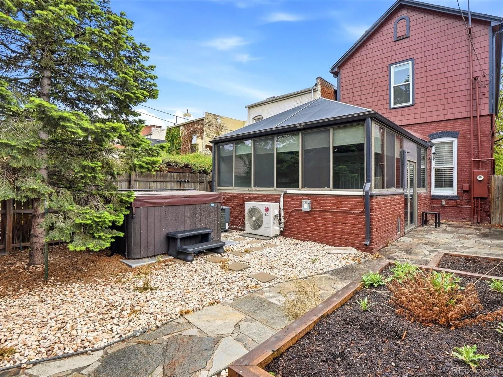 2440 Stout Street Denver CO 80205 MLS #REC3832341 05132026205425 1600 44