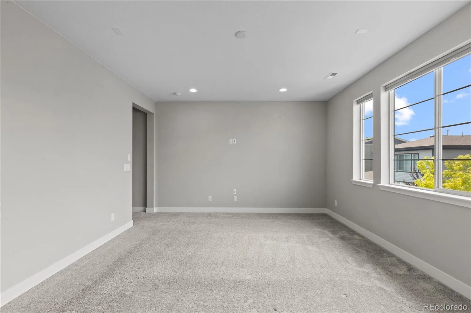 6485 Saddlesmith Street Castle Pines CO 80108 | MLS #REC3836399 08012026154504 1600 34