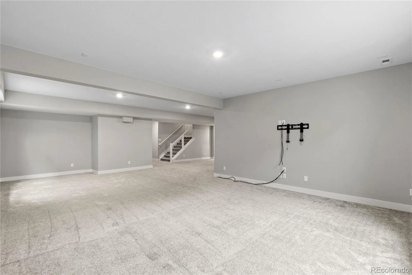 6485 Saddlesmith Street Castle Pines CO 80108 | MLS #REC3836399 08012026154504 1600 43