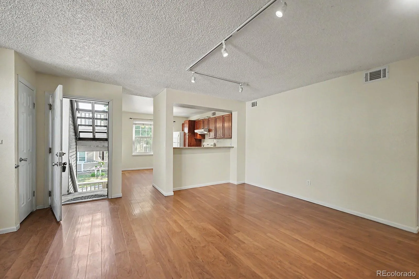 5755 W Atlantic Place #202 Lakewood CO 80227 | MLS #REC3839214 06272026185058 1600 4