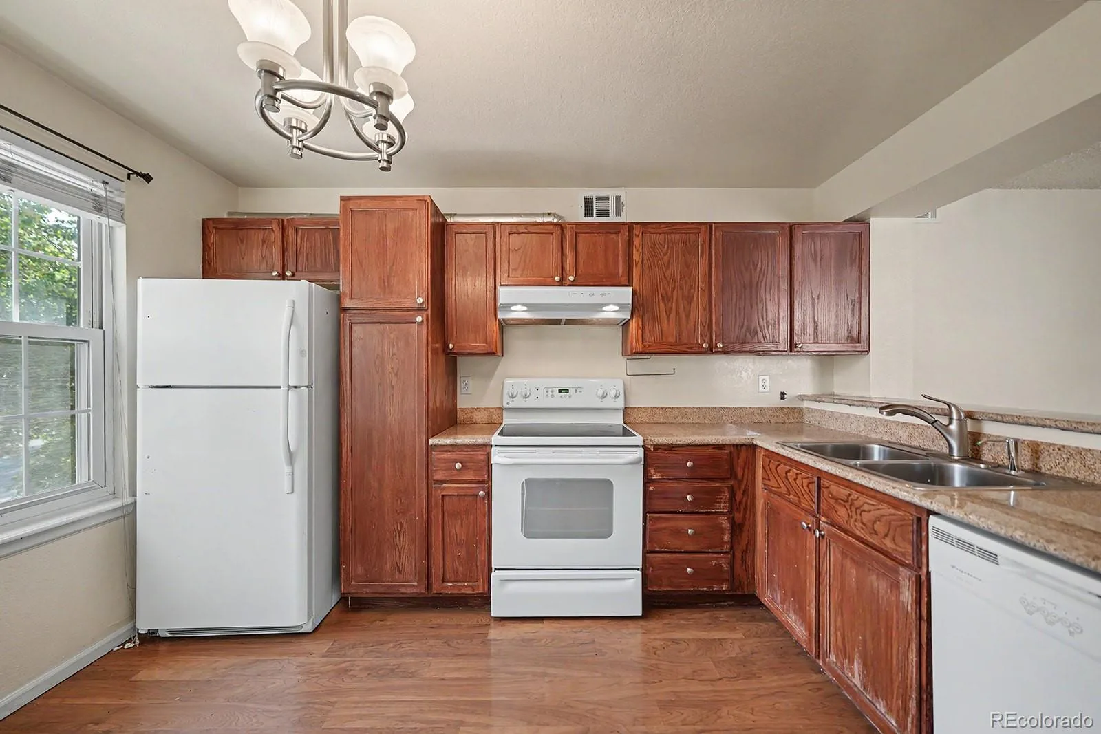 5755 W Atlantic Place #202 Lakewood CO 80227 | MLS #REC3839214 06272026185058 1600 8