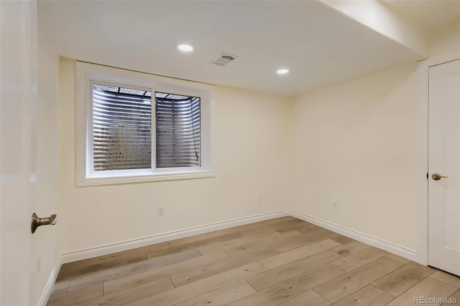 04032026215425 1600 34