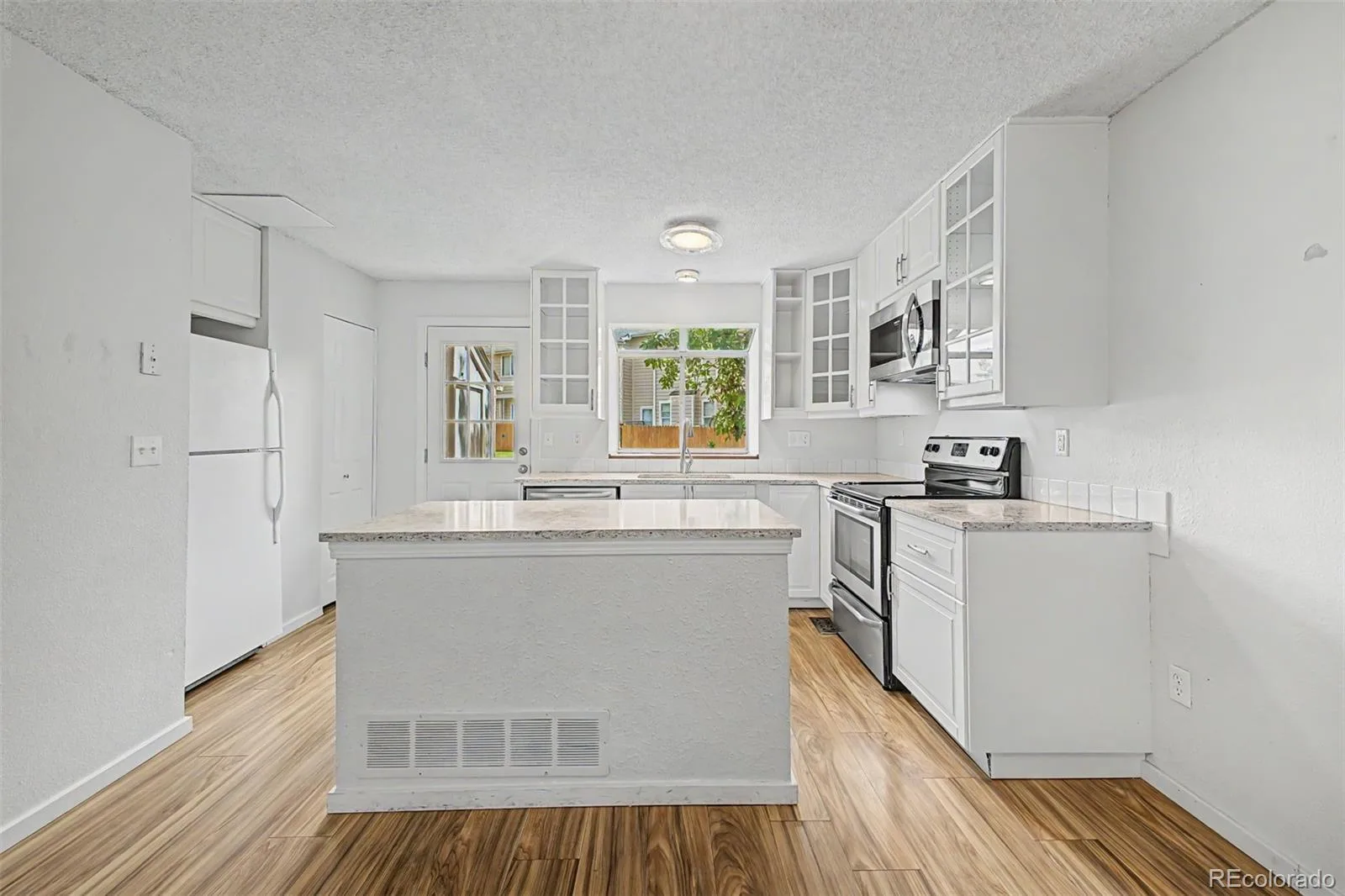 18274 E Arizona Avenue #B Aurora CO 80017 | MLS #REC3839712 08032026192918 1600 12