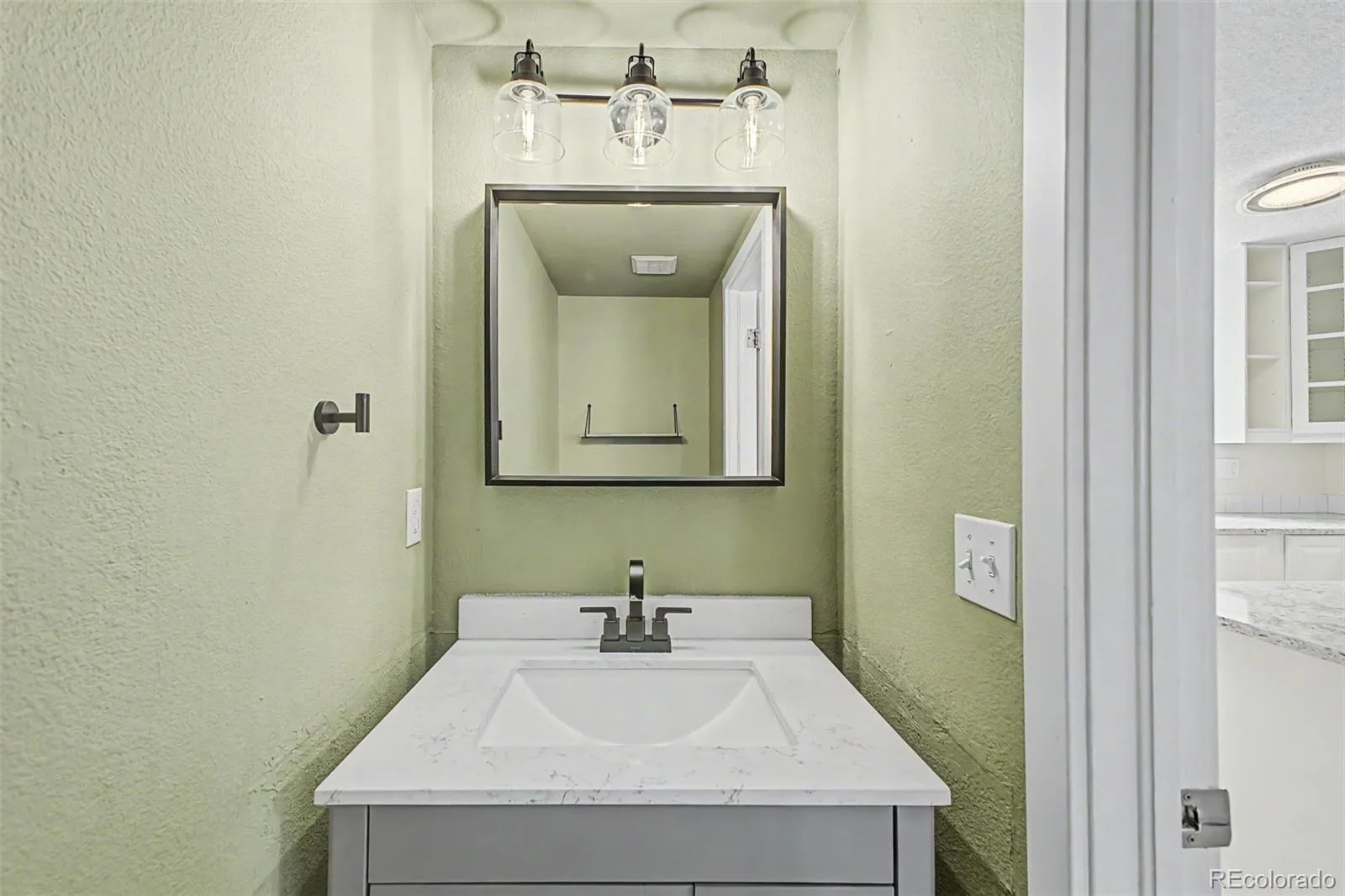 18274 E Arizona Avenue #B Aurora CO 80017 | MLS #REC3839712 08032026192918 1600 18