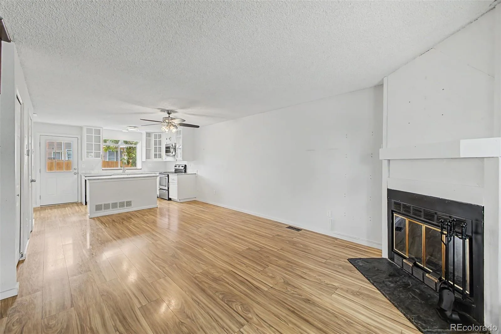 18274 E Arizona Avenue #B Aurora CO 80017 | MLS #REC3839712 08032026192918 1600 5