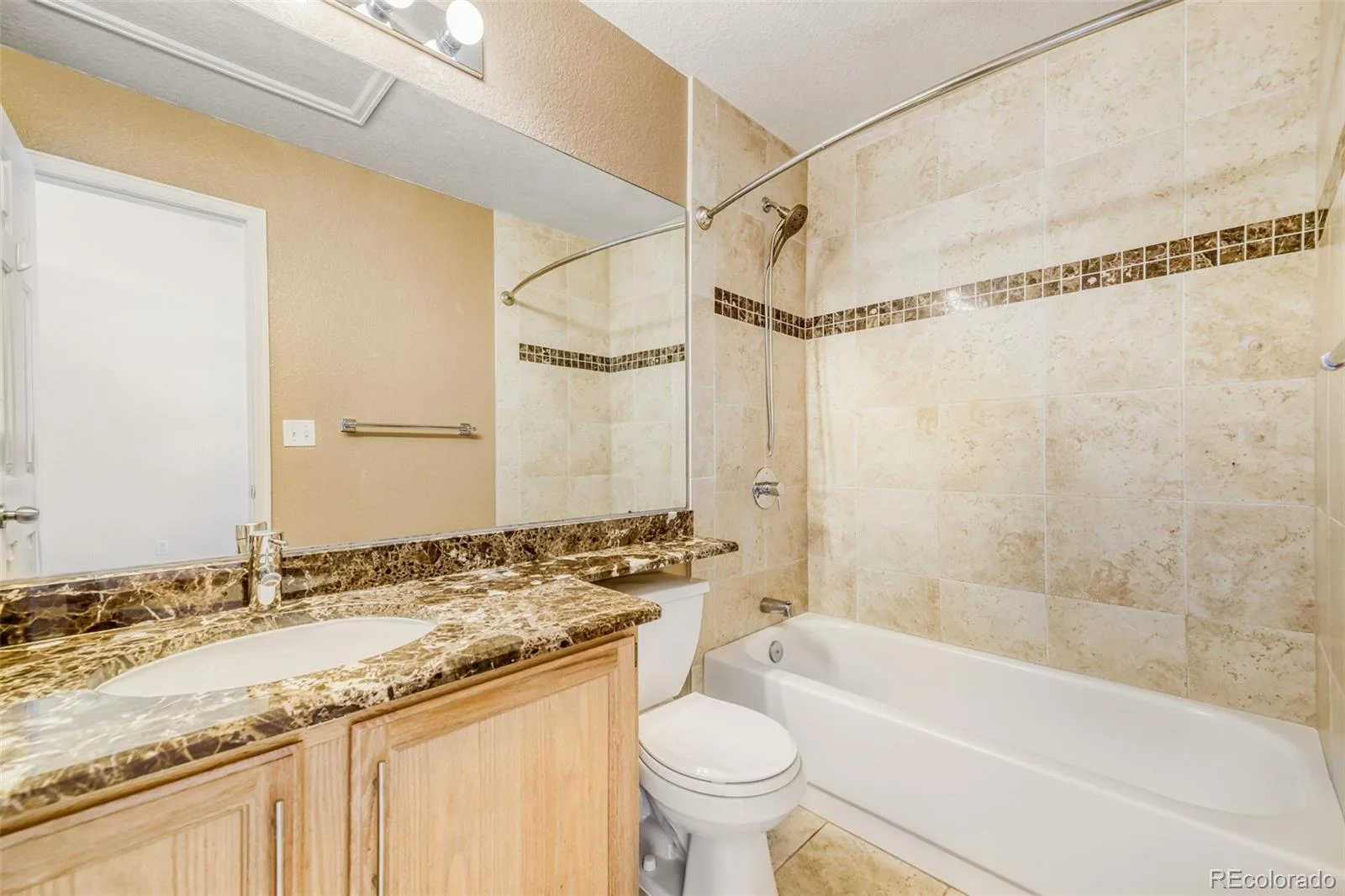 2083 S Xenia Way Denver CO 80231 | MLS #REC3841338 09302026172710 1600 20