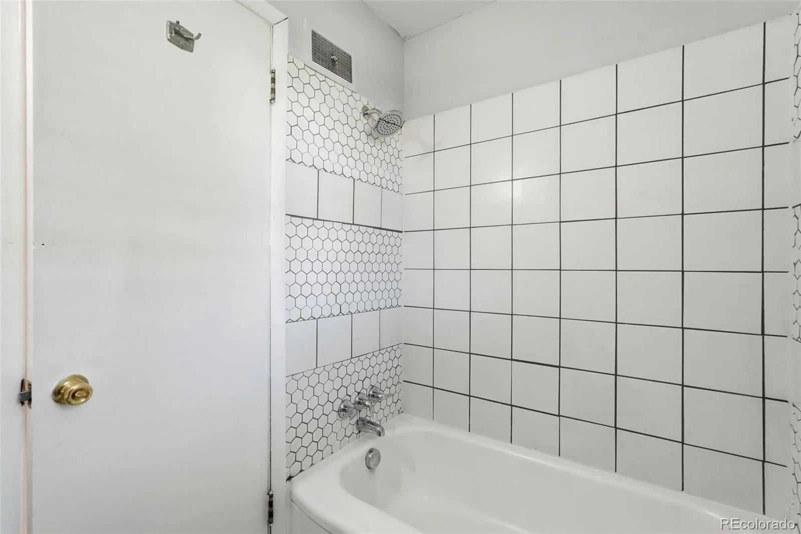 2688 S Acoma Street Denver CO 80223 | MLS #REC3841690 06202026044856 1600 19