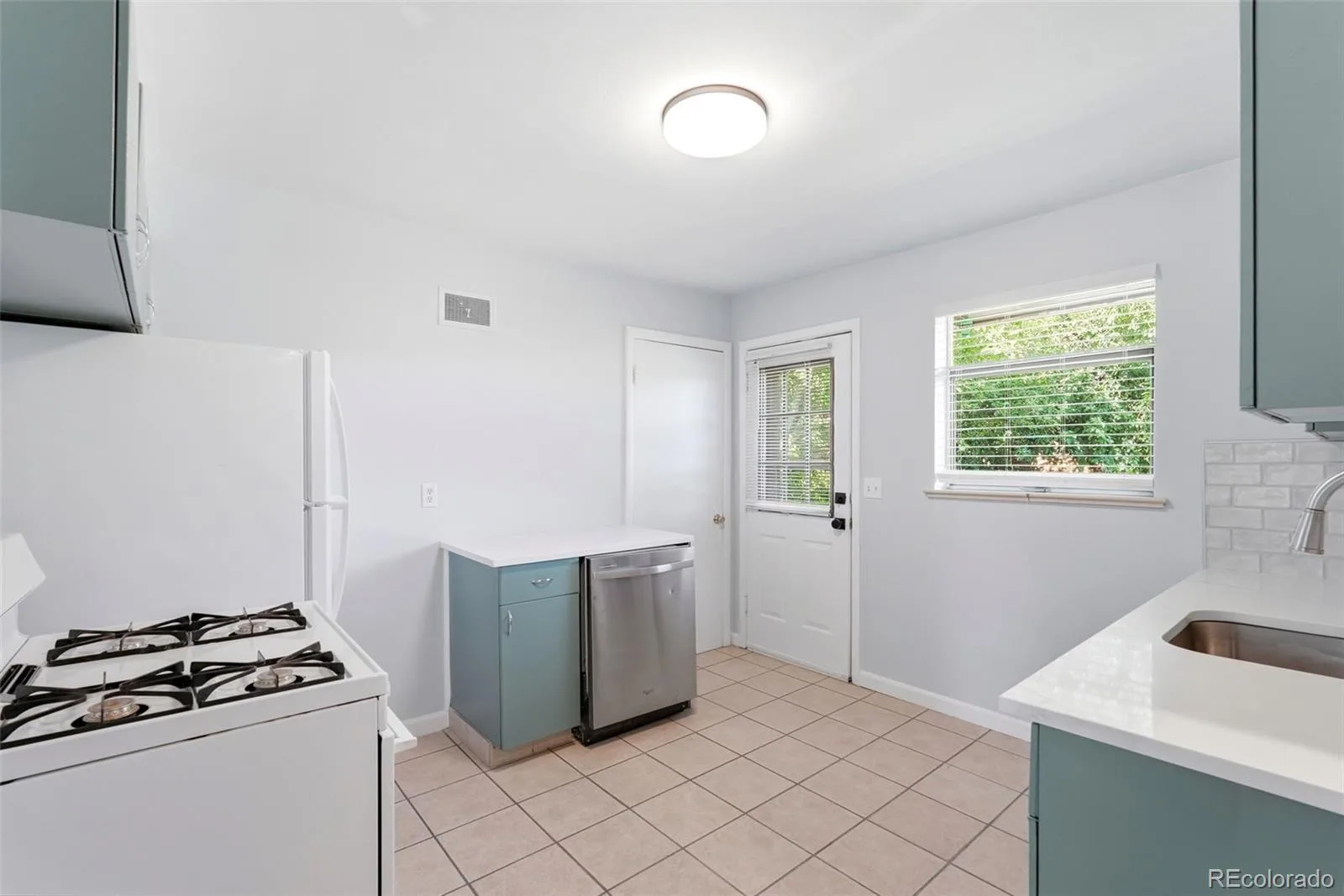 2688 S Acoma Street Denver CO 80223 | MLS #REC3841690 06202026044856 1600 7