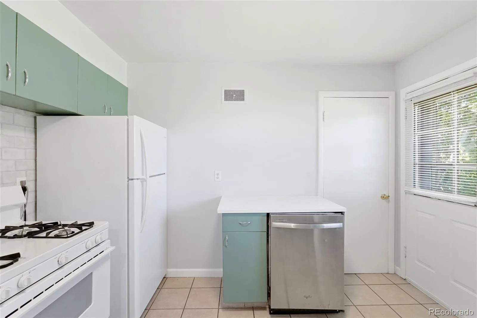 2688 S Acoma Street Denver CO 80223 | MLS #REC3841690 06202026044856 1600 9