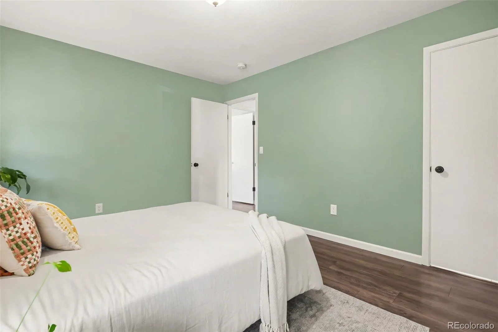 15176 E Jefferson Place Aurora CO 80014 | MLS #REC3843454 07232026070327 1600 16