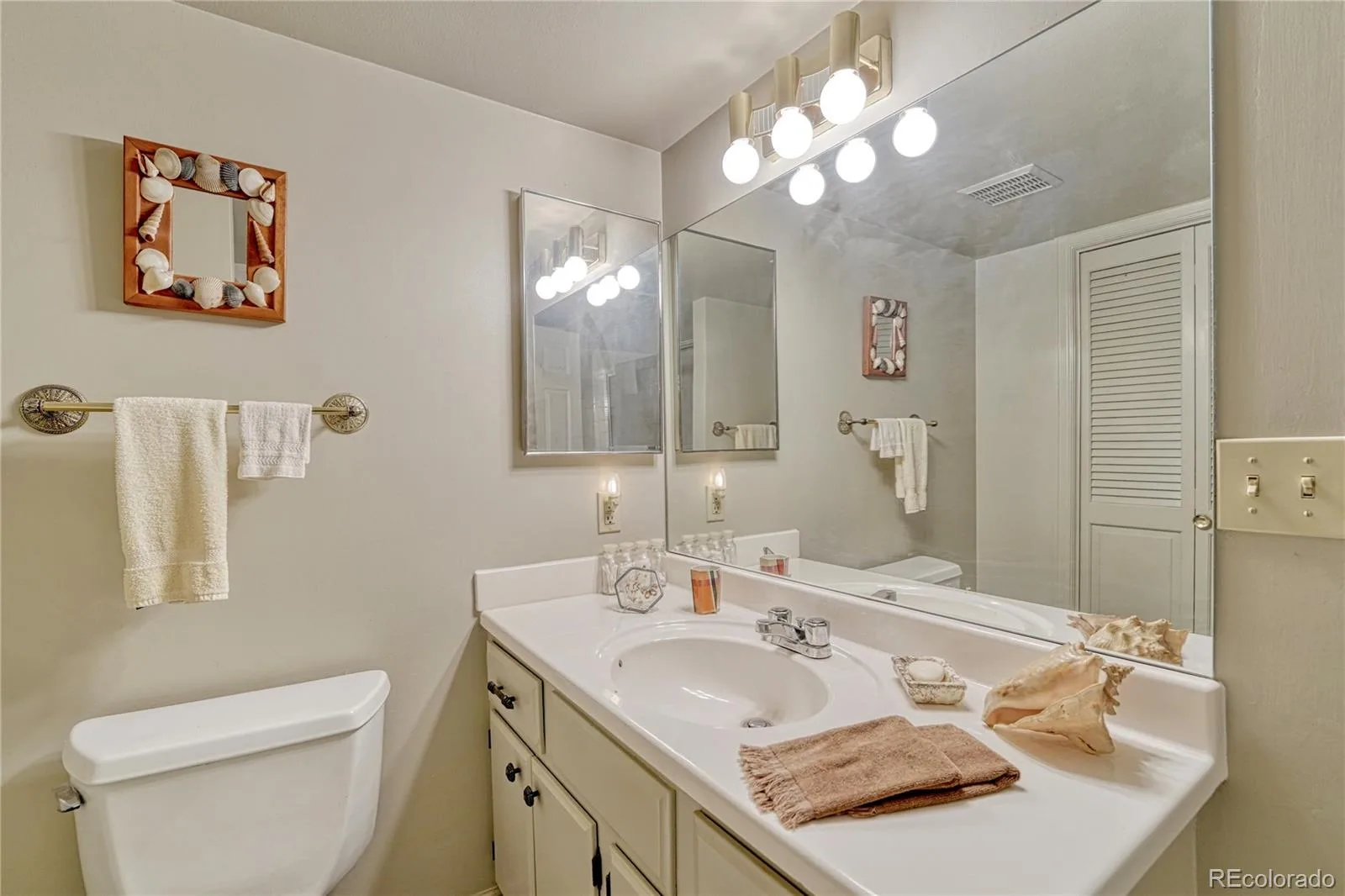 2800 S University Boulevard #11 Denver CO 80210 | MLS #REC3843990 07222026155914 1600 34