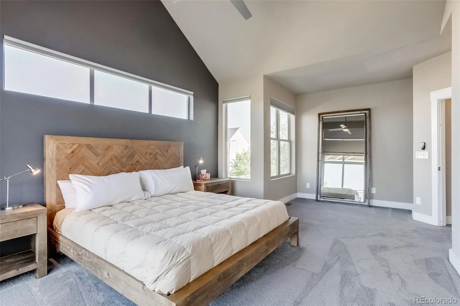 04092026215255 1600 16