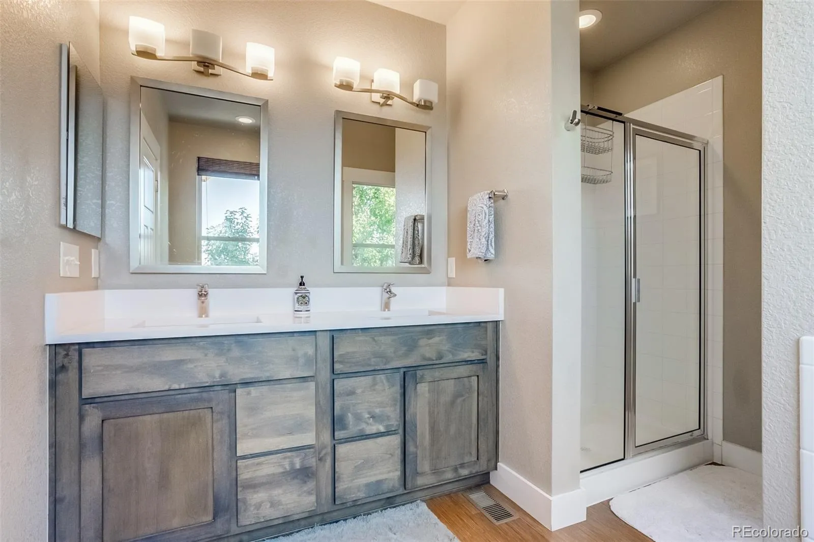 04092026215255 1600 21