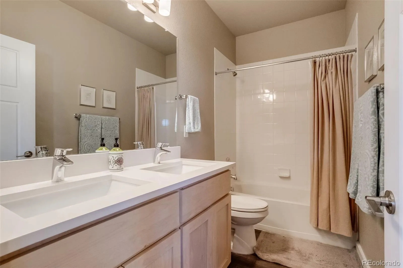 04092026215255 1600 33