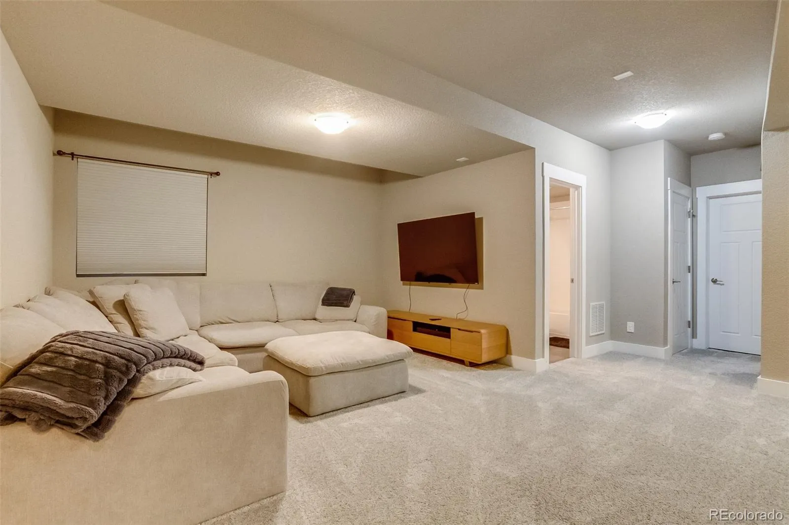 04092026215255 1600 38