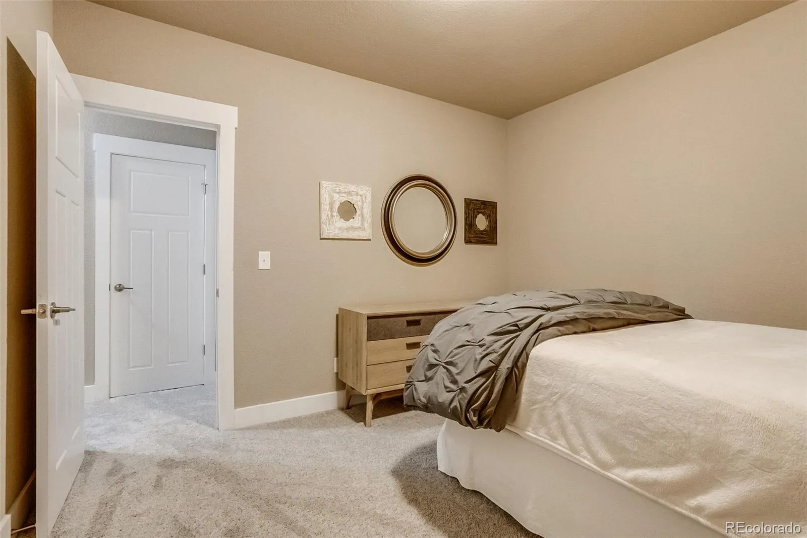 04092026215255 1600 42