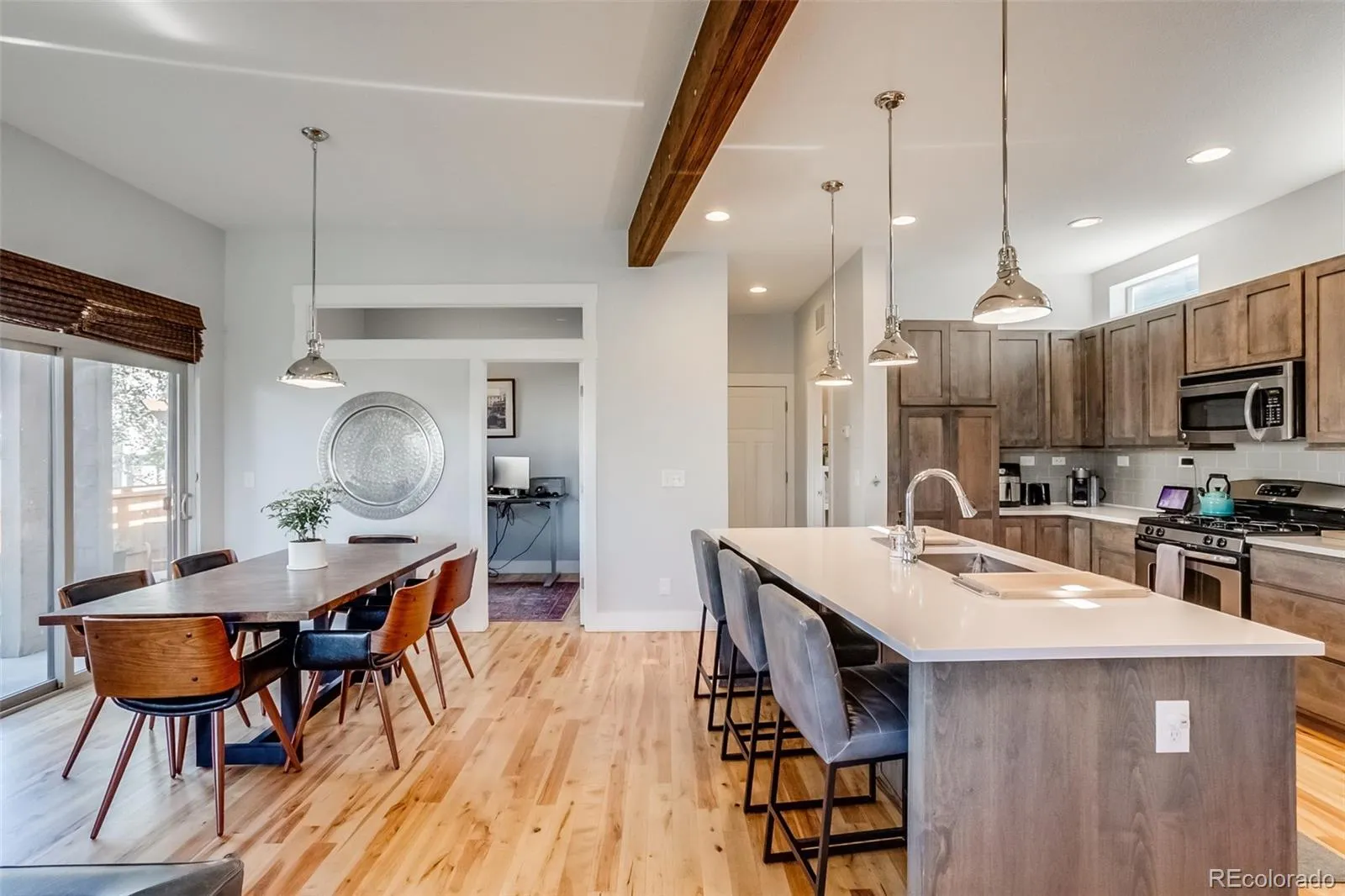 04092026215255 1600 6