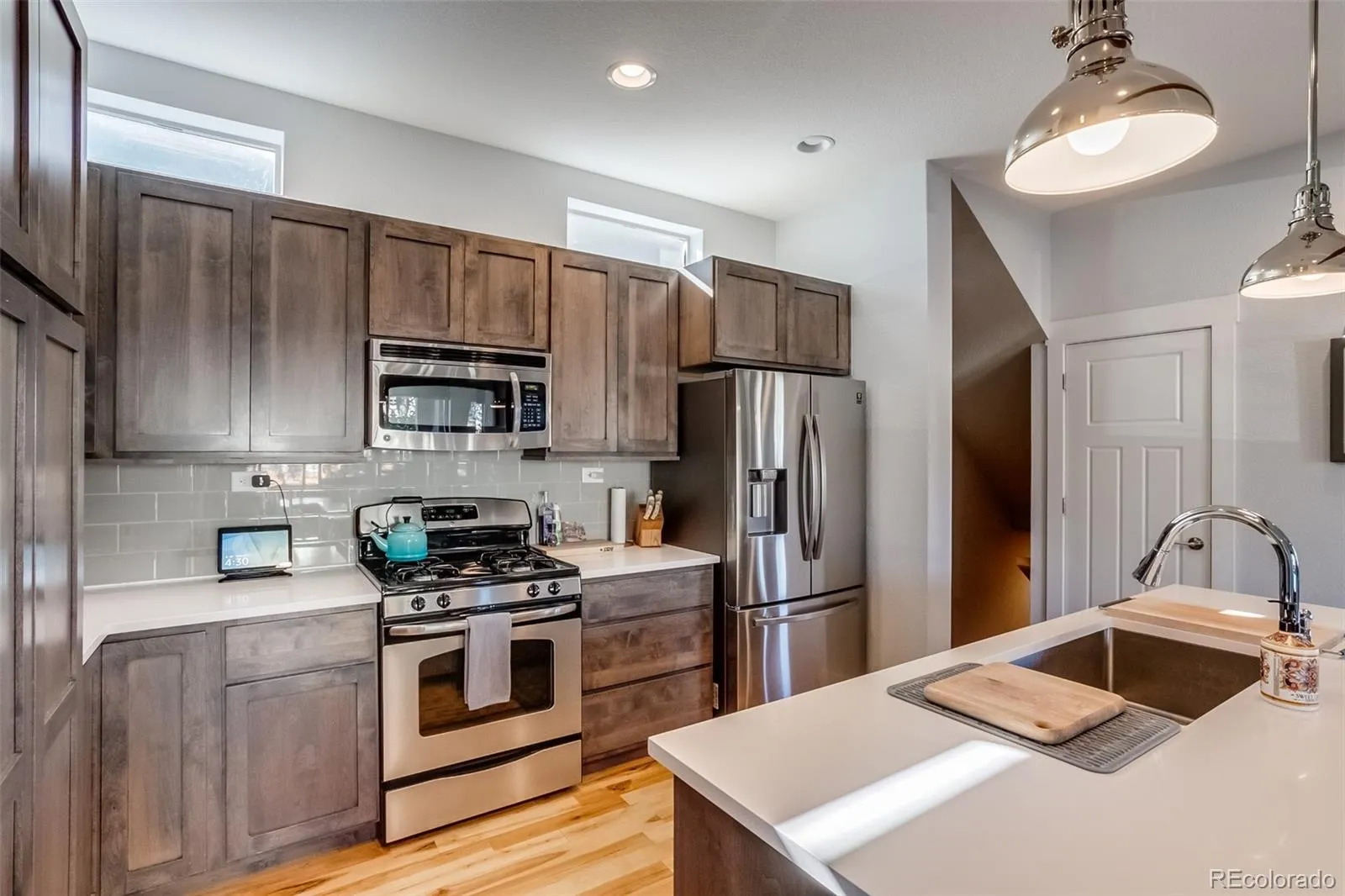 04092026215255 1600 9