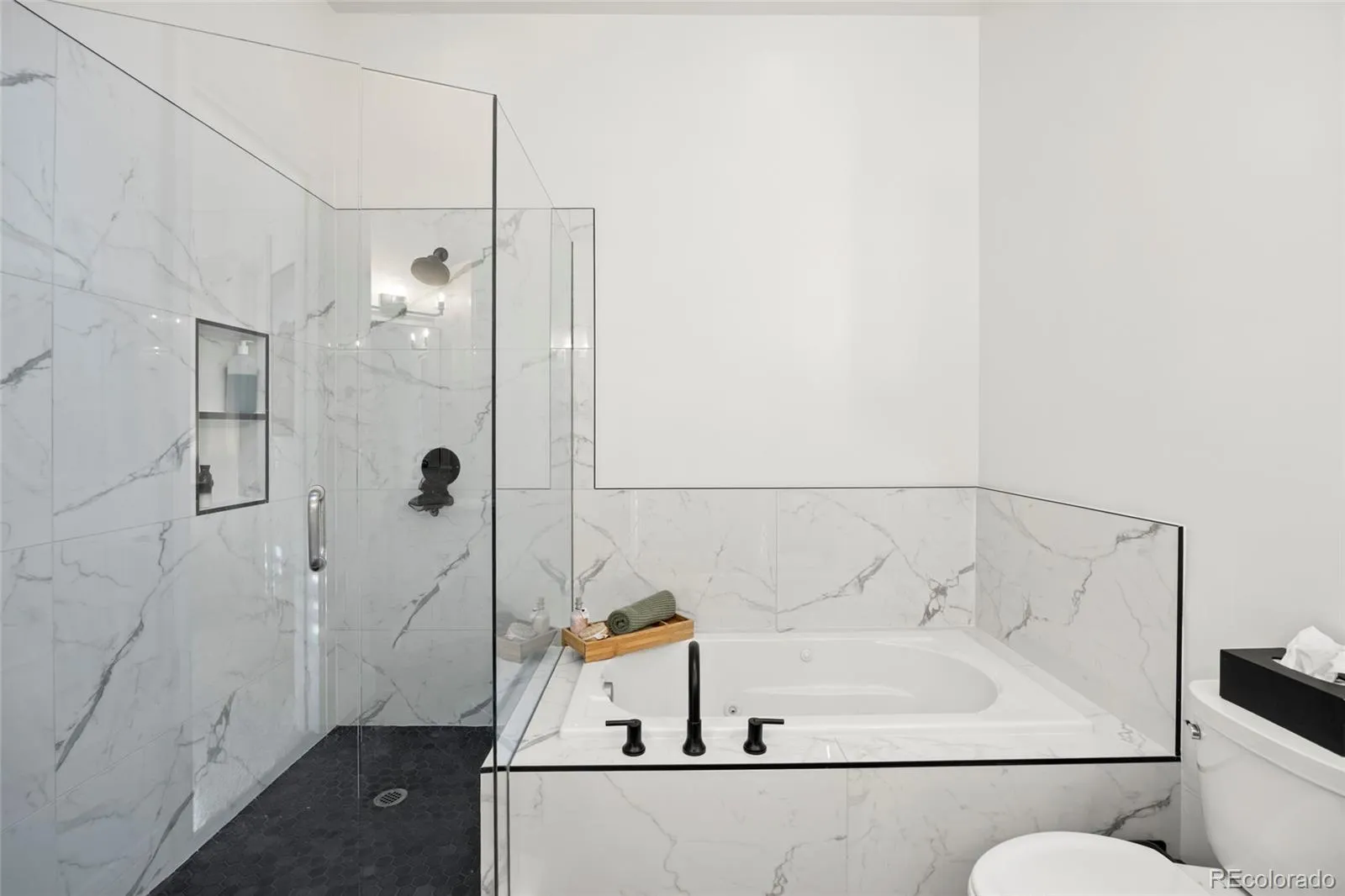 04062026153751 1600 21