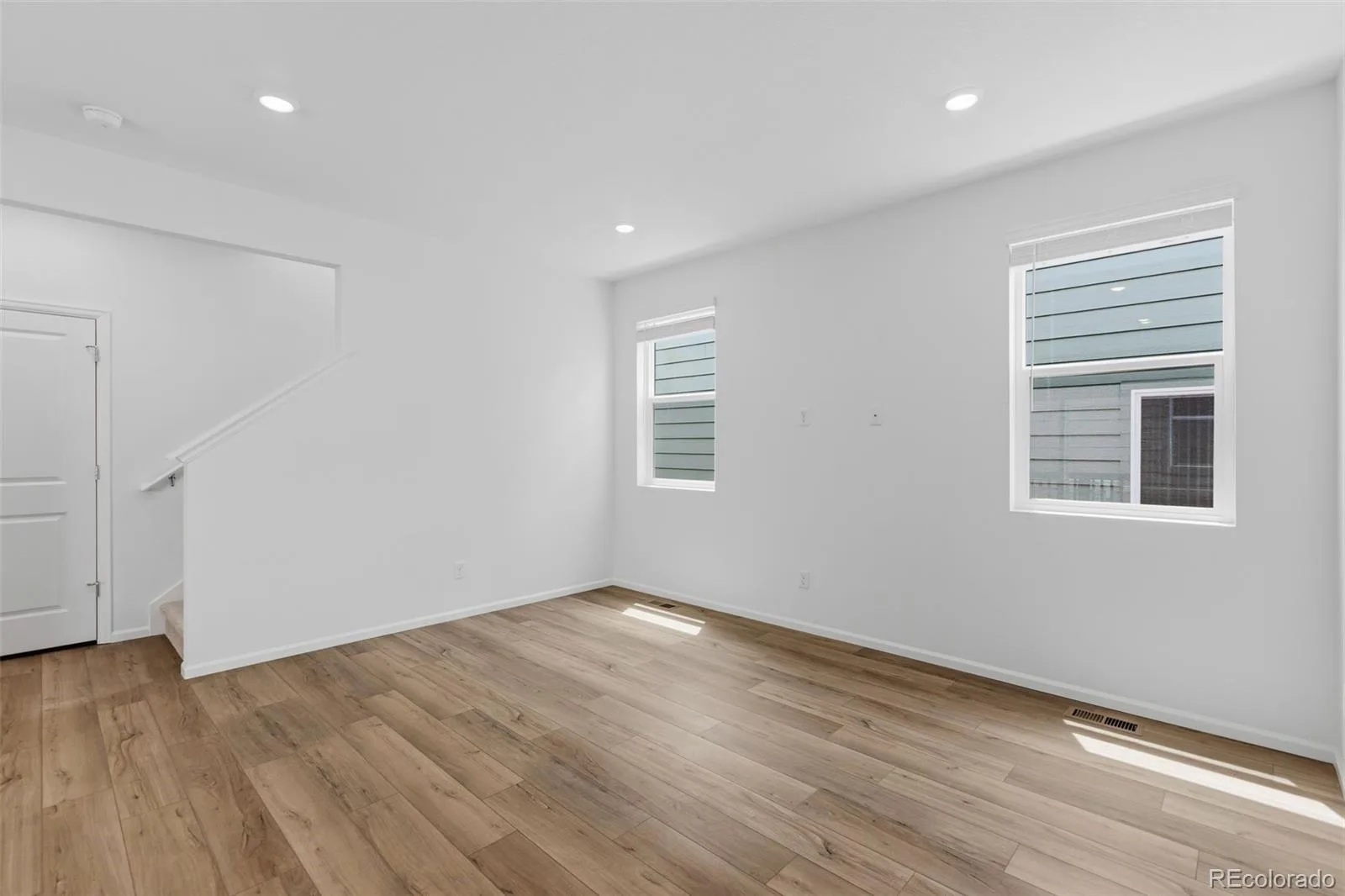 21303 E 63rd Drive Aurora CO 80019 | MLS #REC3846110 06292026184453 1600 20