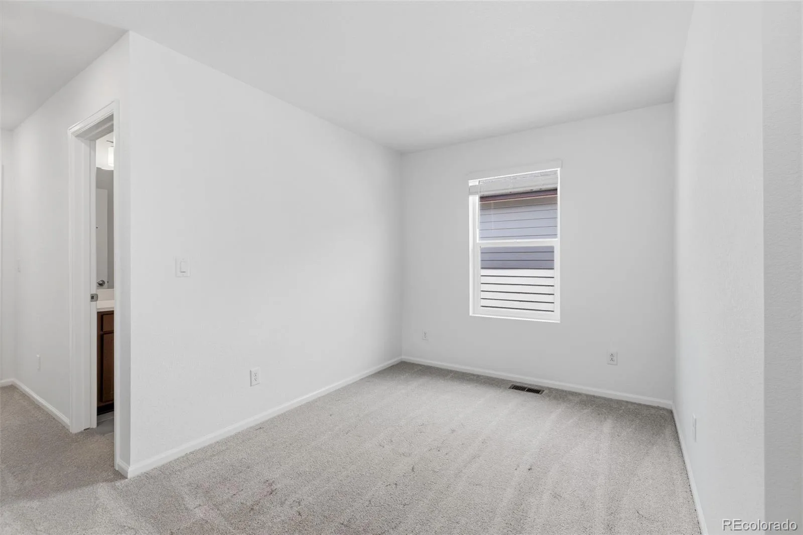 21303 E 63rd Drive Aurora CO 80019 | MLS #REC3846110 06292026184453 1600 25