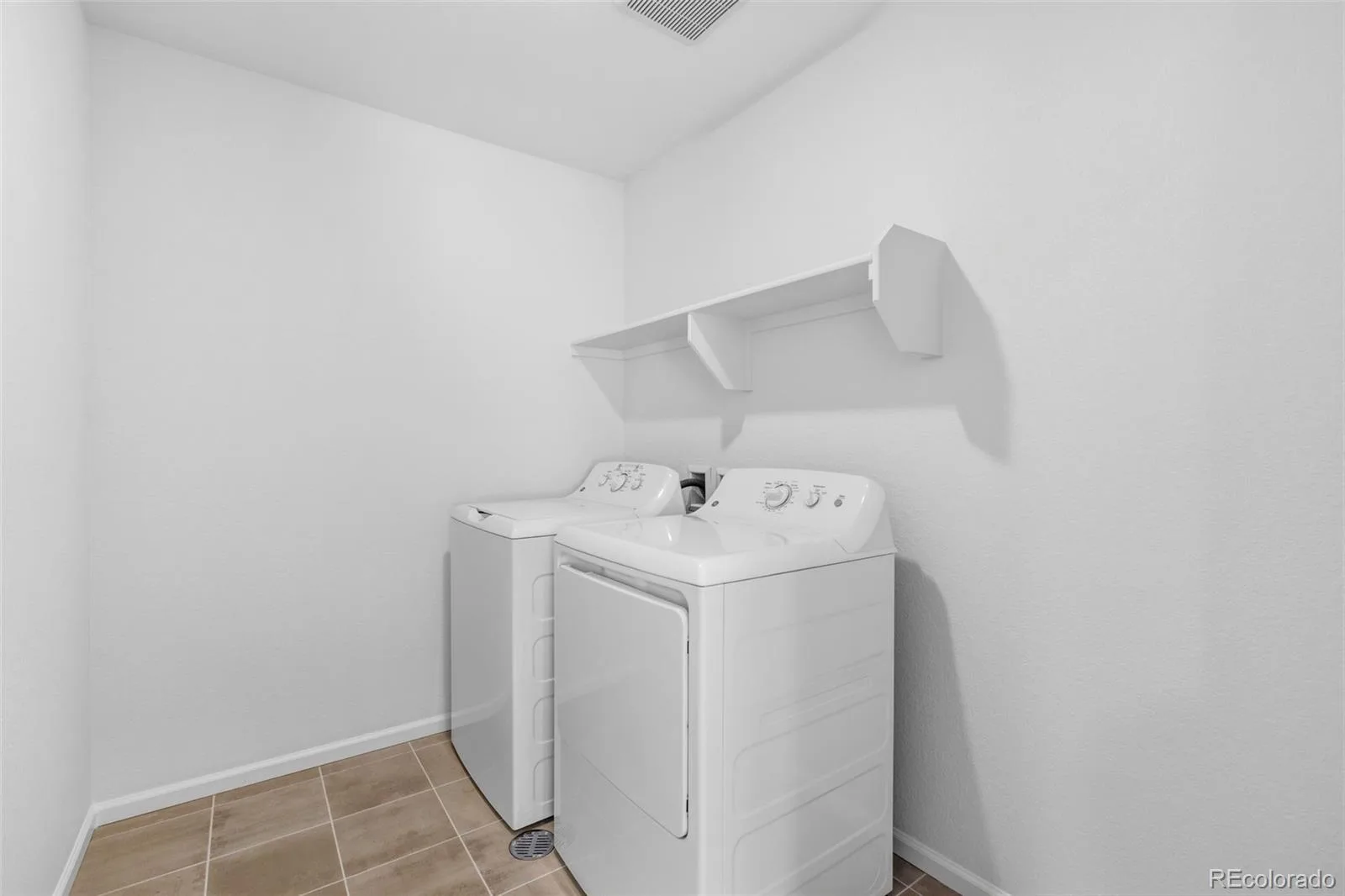 21303 E 63rd Drive Aurora CO 80019 | MLS #REC3846110 06292026184453 1600 31