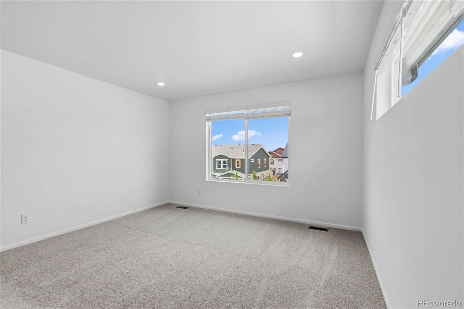 21303 E 63rd Drive Aurora CO 80019 | MLS #REC3846110 06292026184453 1600 35